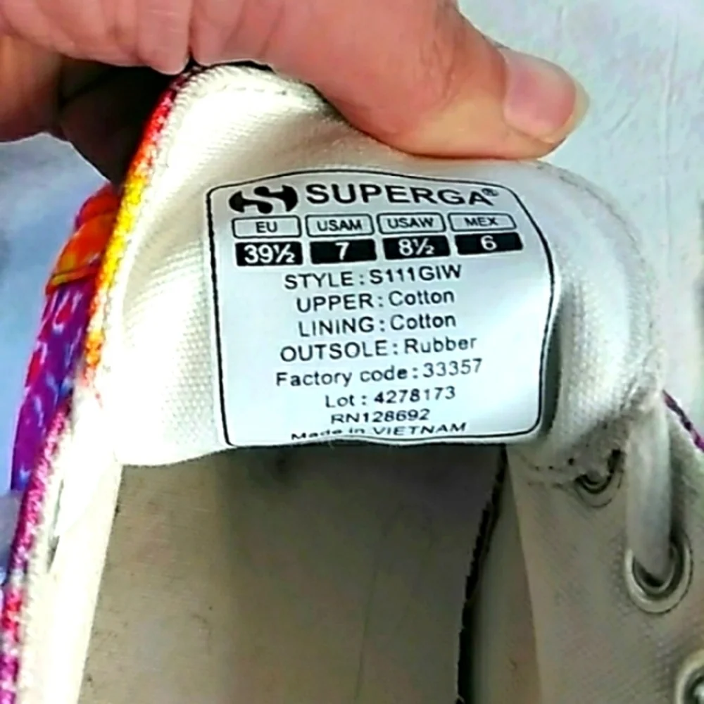 Superga vibrant tie